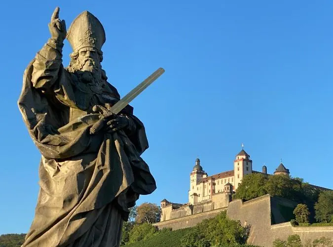 Dachtraum Waldner * Würzburg